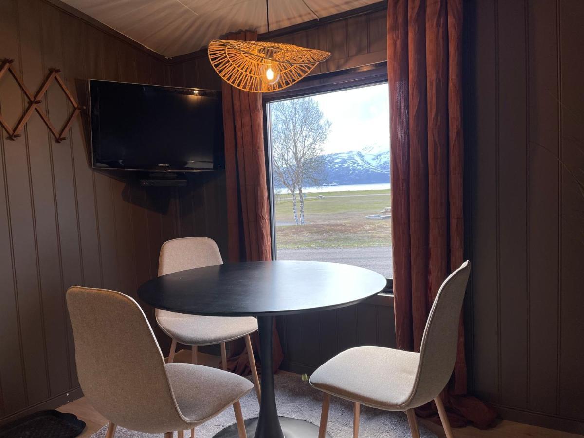 Skittenelv Lodge & Camping Тромсё Экстерьер фото
